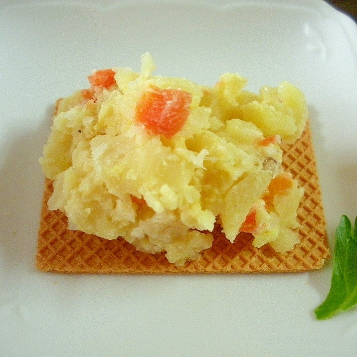 ポテトサラダのせ!大麦クラッカーの朝食